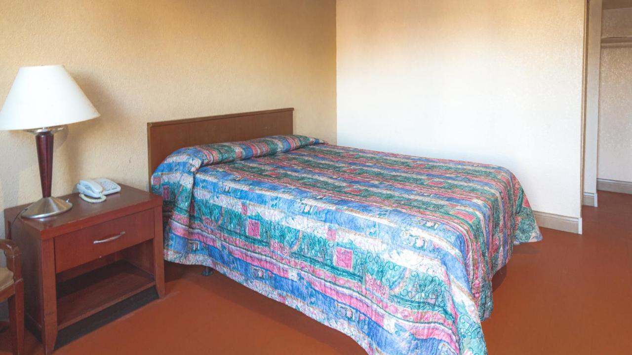 Red Horse Motel Dayton Moraine Bagian luar foto
